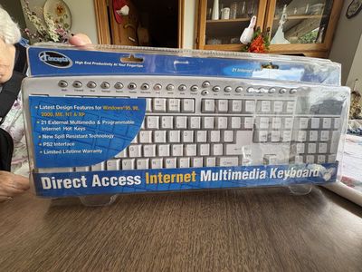 Vtg 2003 New IConcepts Direct Access Internet Multimedia Keyboard XP NT 2000 98 95