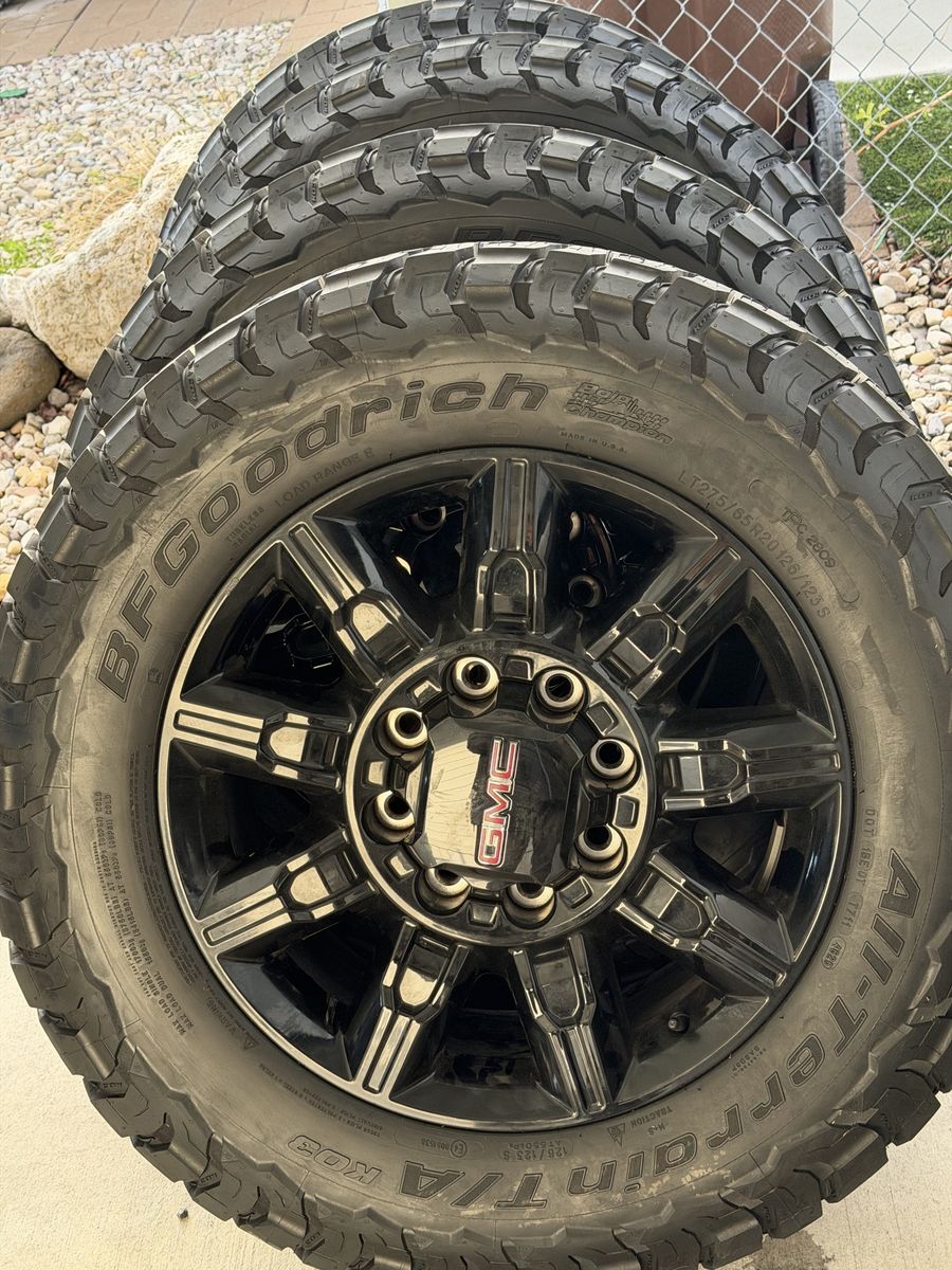 New 2025 GMC Sierra AT4 3500 HD Wheels And Tires