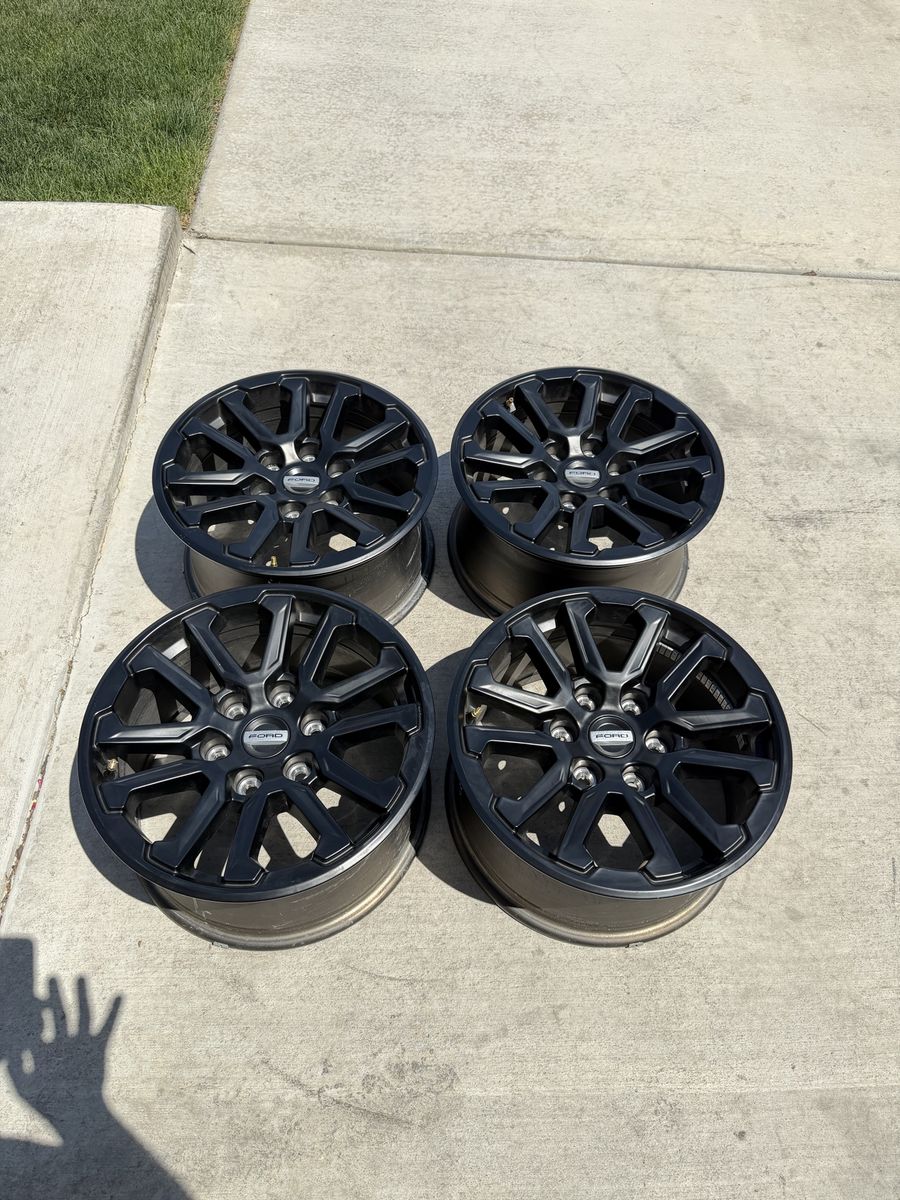 Ford F150 Raptor Rims 17” like new with sensors