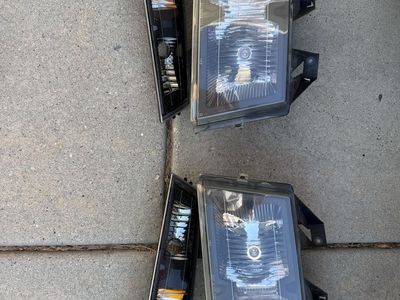 2010 Chevy Colorado Headlight Assembly Set with Corner Lights Used