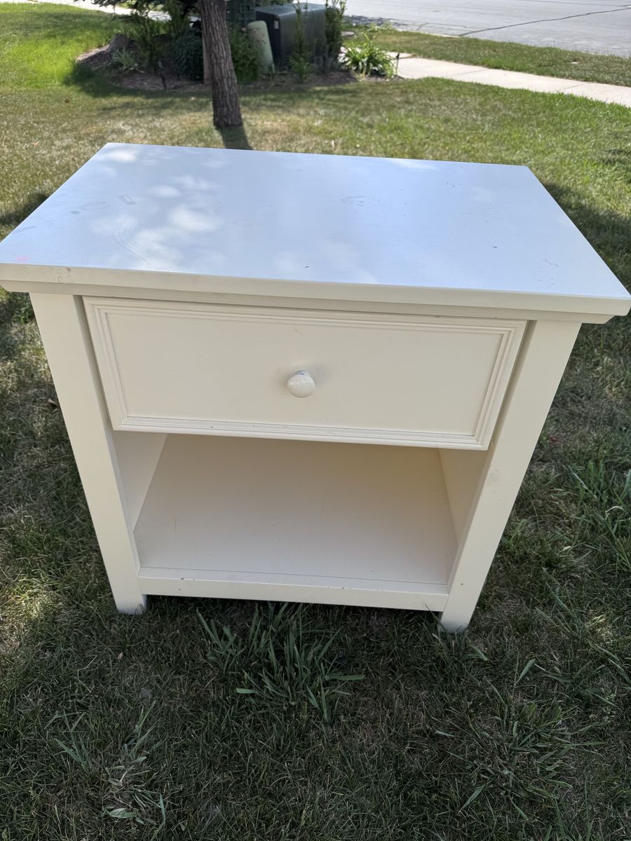 1 Drawer Night Stand