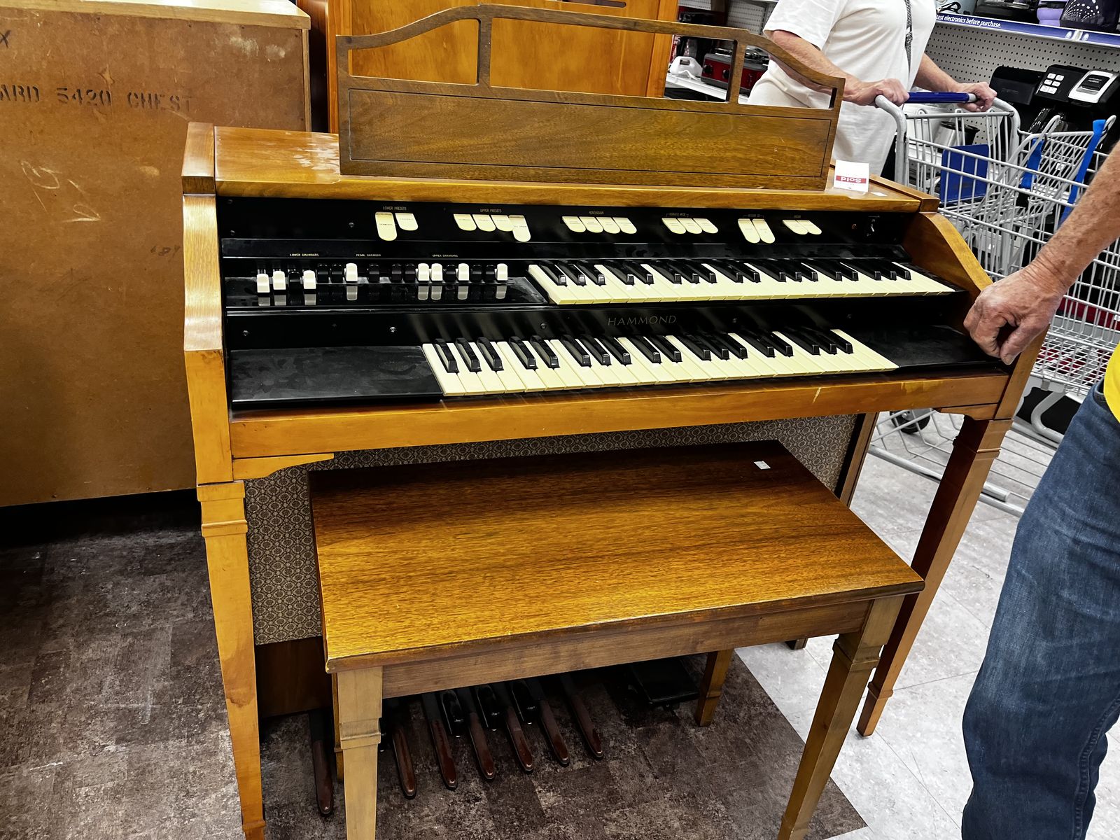 Hammond l-112 the little b3 organ