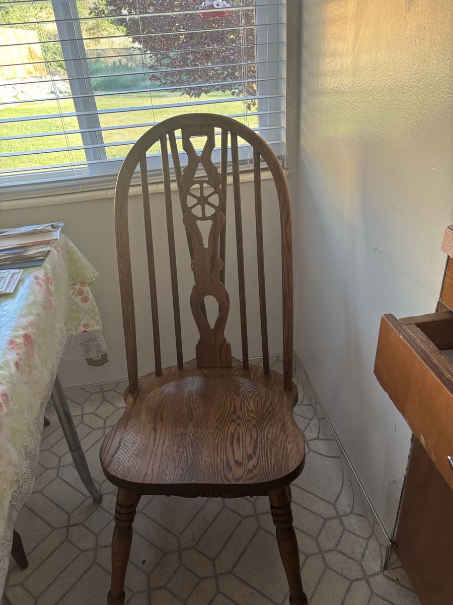 Vintage Wooden Dining Chair with Carved Spindle Back - Classic Windsor Style