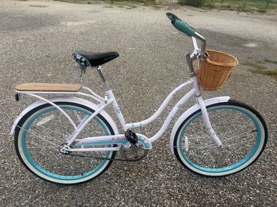 Schwinn Destiny 24 inch Cruiser Bicycle