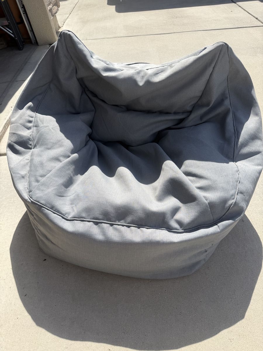 Gray Beanbag Chair - Comfortable & Versatile Seating
