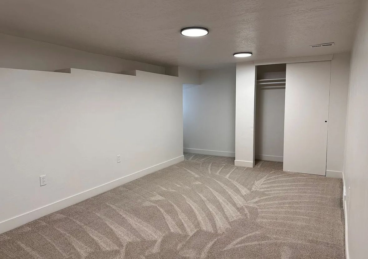 Main image 10