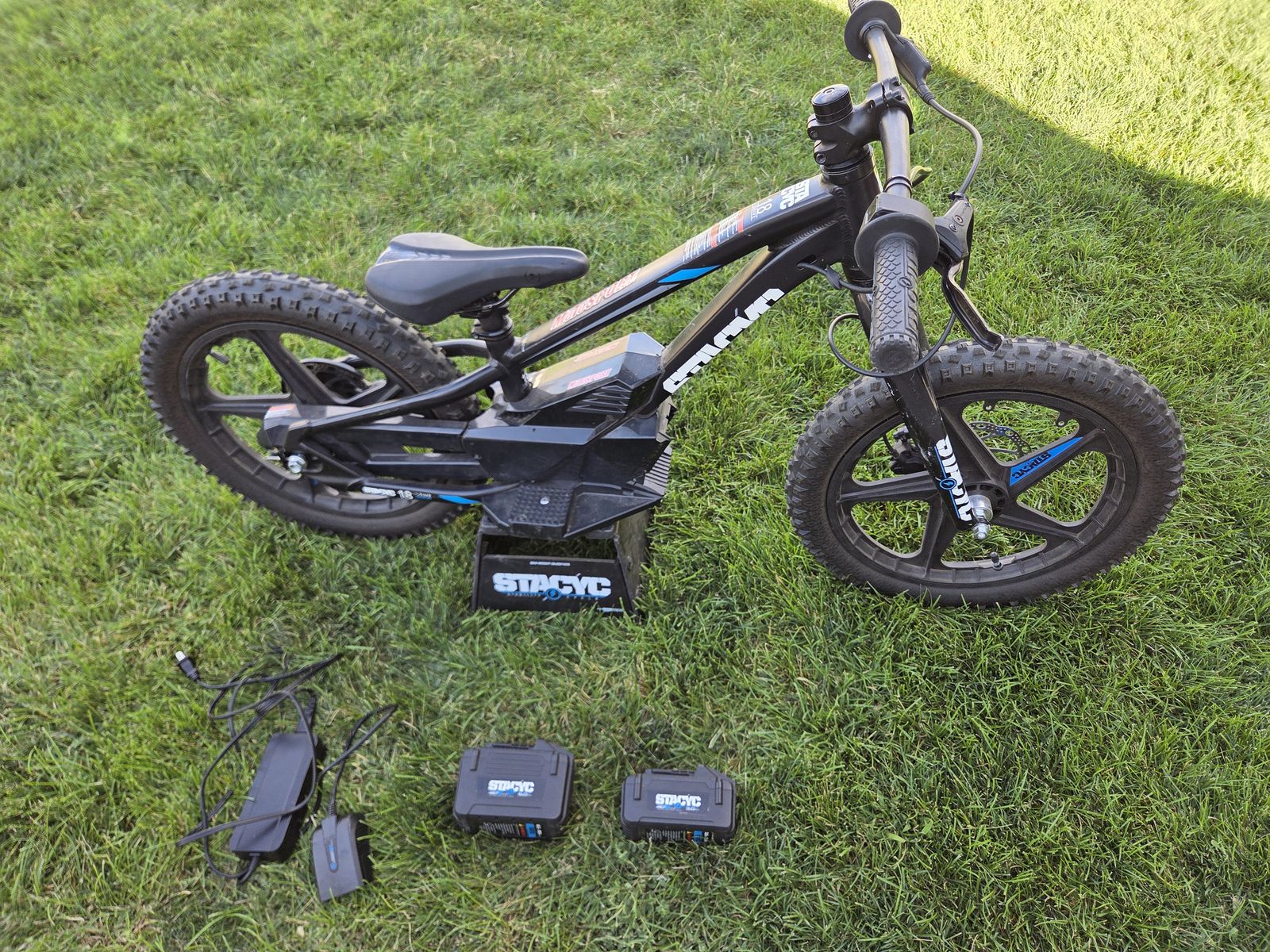 STACYC 18e Drive Electric Balance Bike - Black/Blue 18 Inch Wheels