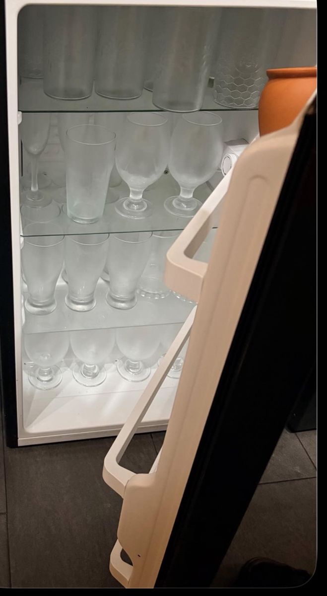 Hisense Mini Refrigerator