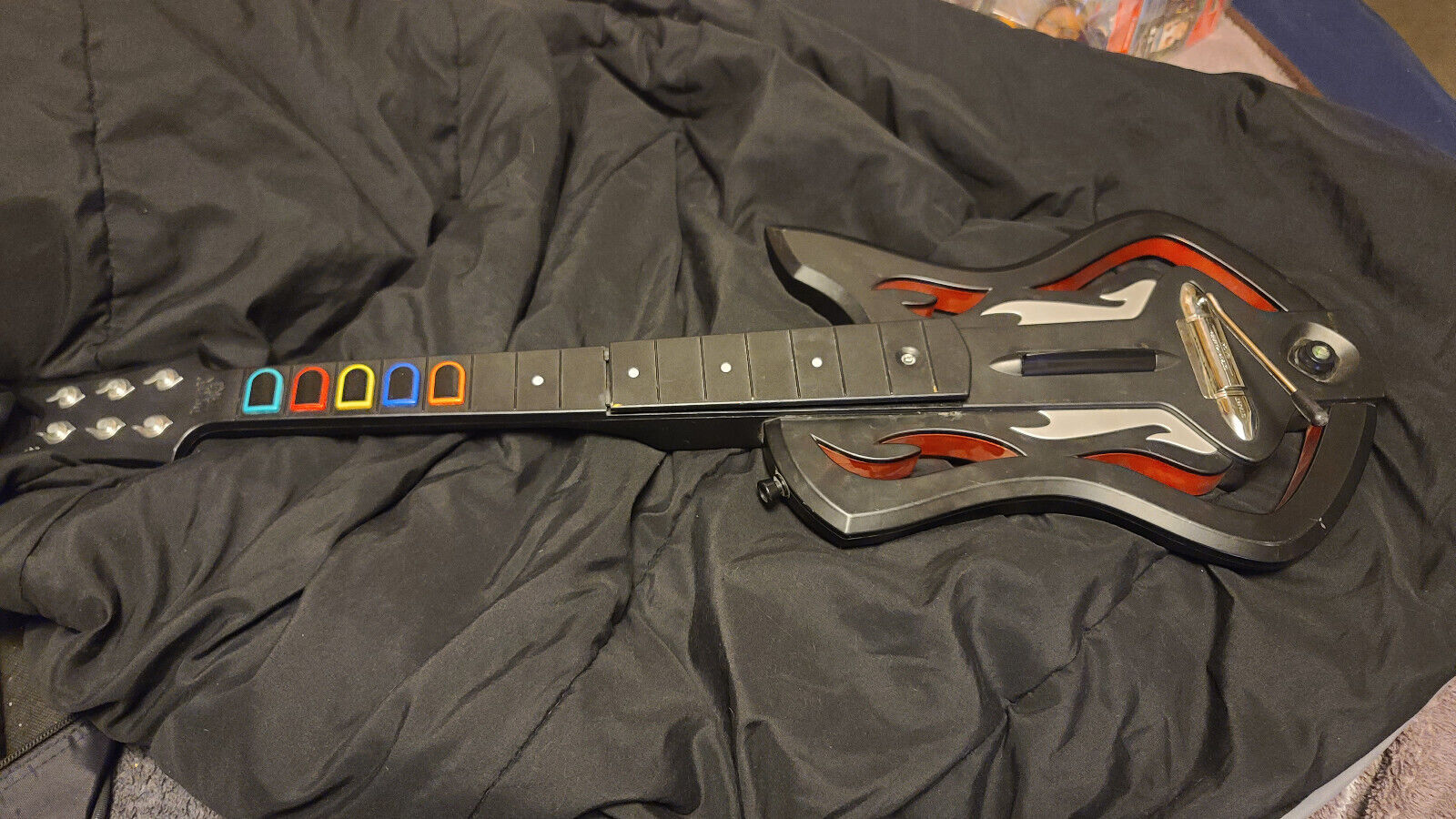 Xbox 360 Guitar Hero Warriors of Rock Wireless Guitar DAMAGED WORKING