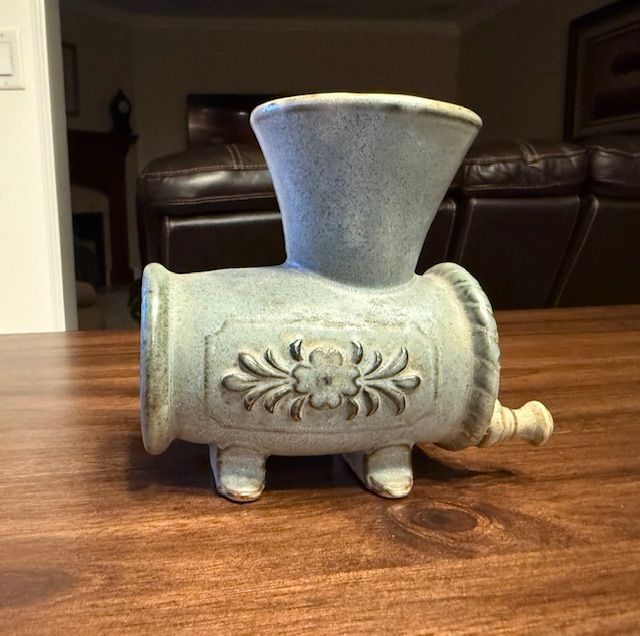 Home Decor Pottery Grinder 4.25" x 5"