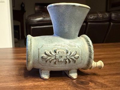 Home Decor Pottery Grinder 4.25" x 5"