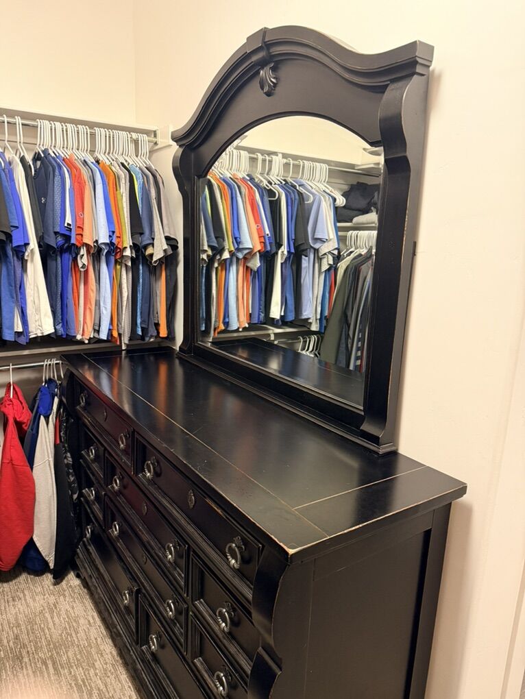 Black, 10 Drawer Dresser & Mirror