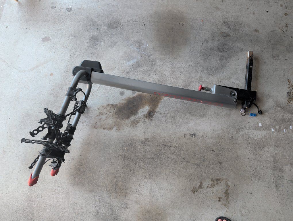 Yakima 4-Bike Hitch Mounted Rack with Lock and Keys
