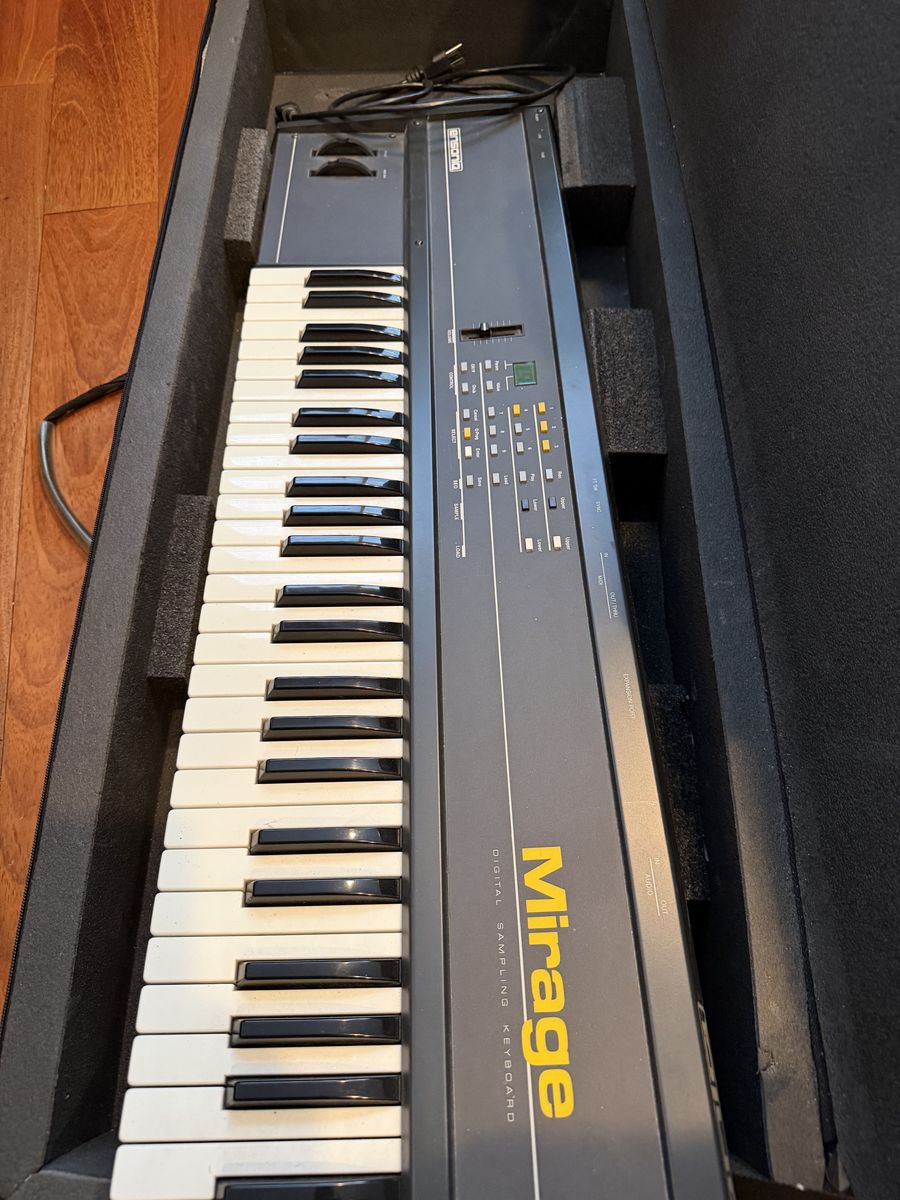 Esoniq Mirage DSK-8 Synth Keyboard Vintage