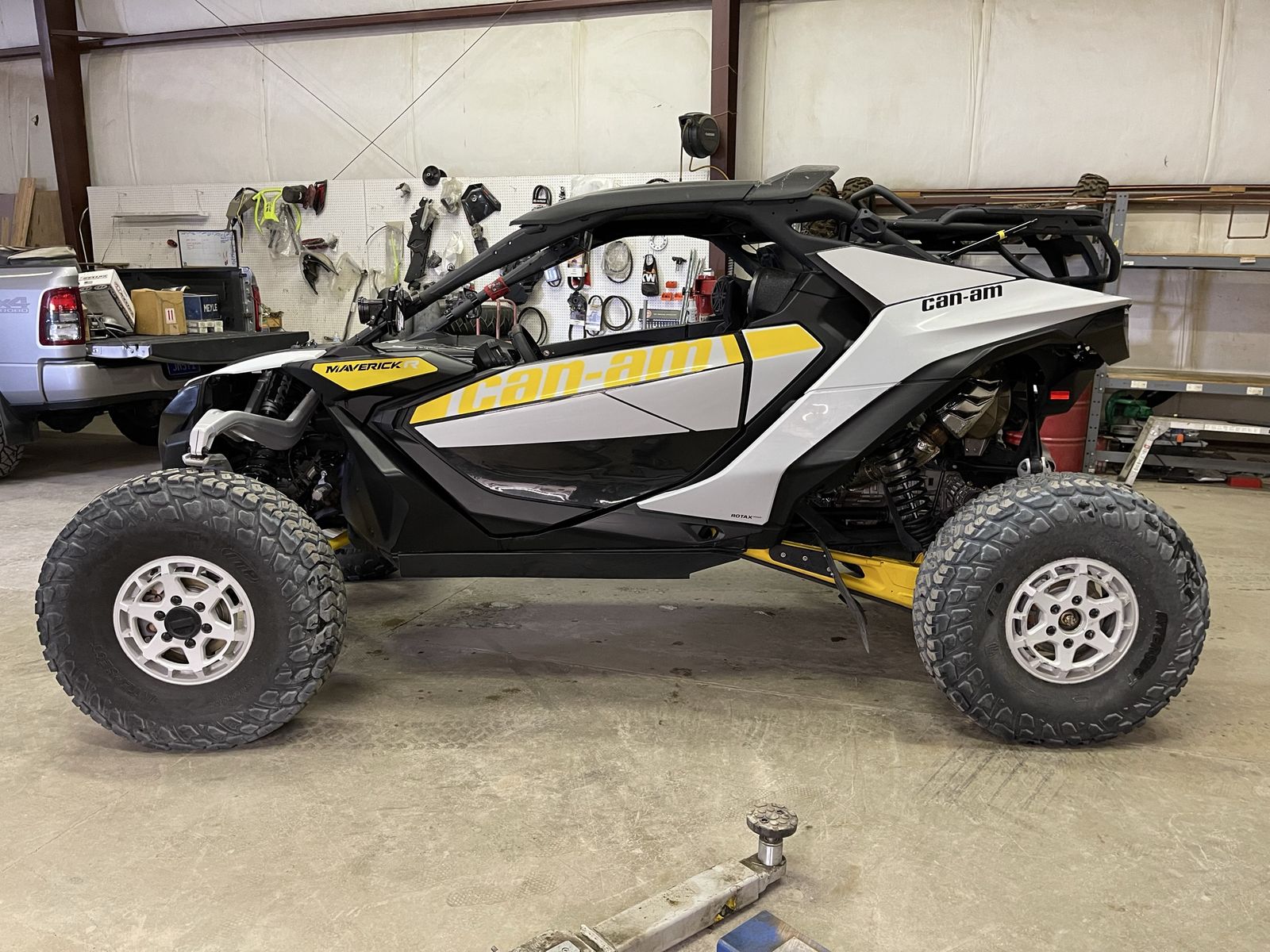 2024 Can-Am Maverick R DCT