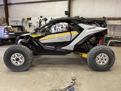 2024 Can-Am Maverick R DCT