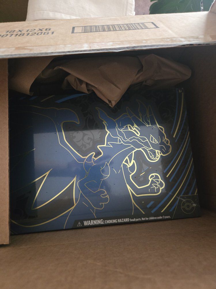 Pokemon TCG UPC Ultra Premium Collection Box - Charizard