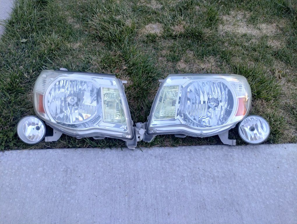 Headlights & Fog Lights Toyota Tacoma