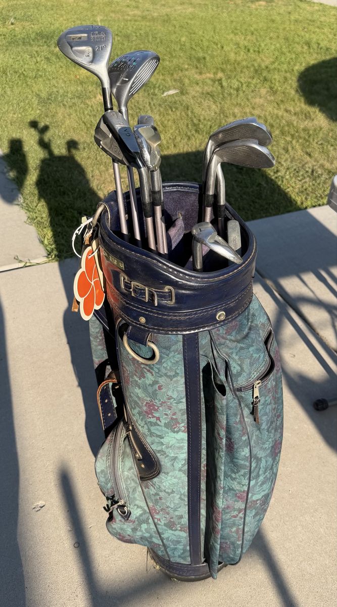 Women’s Zevo Golf Club Set & Vintage Burton Bag