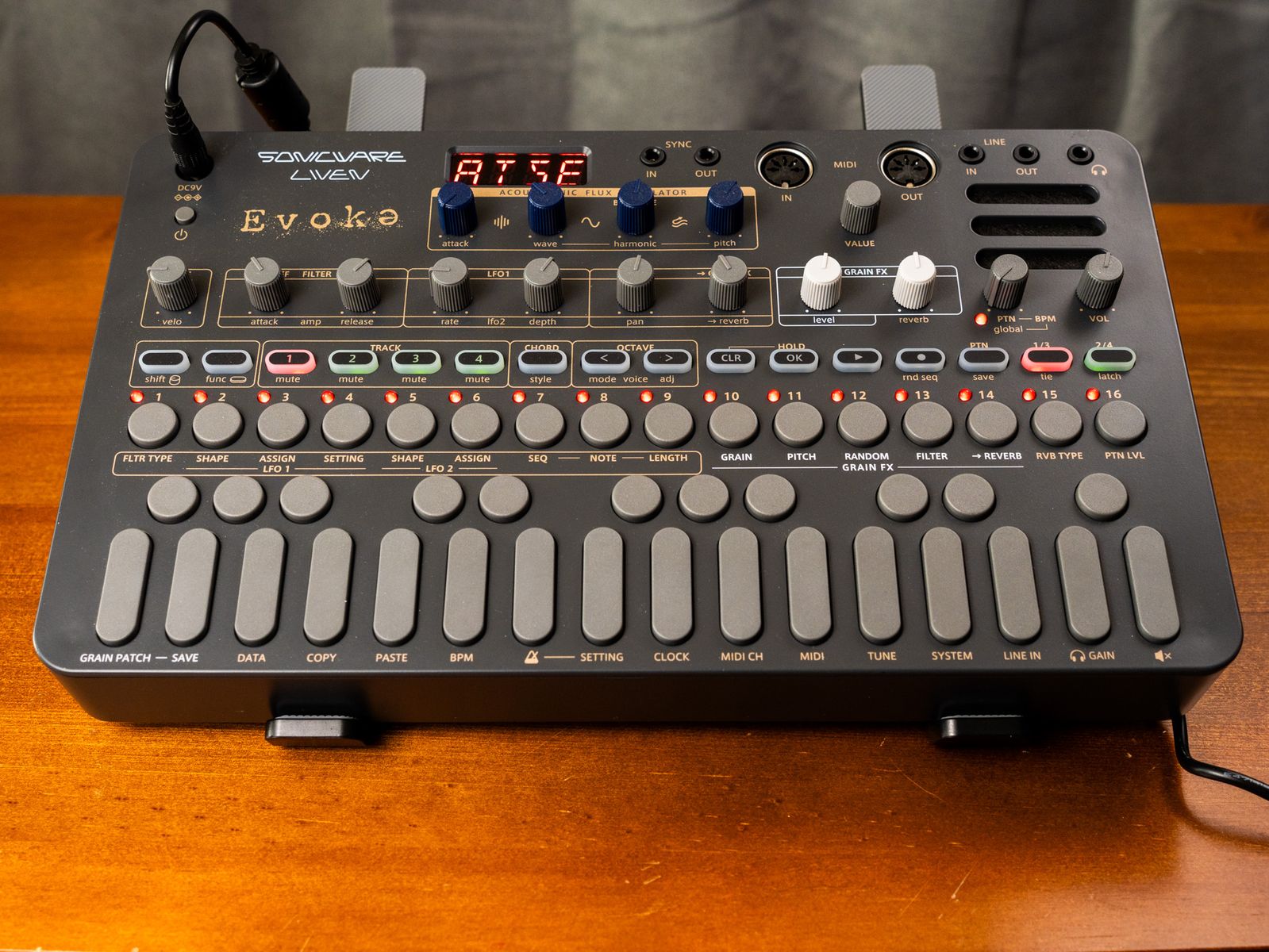 Sonicware Liven Evoke groovebox synthesizer