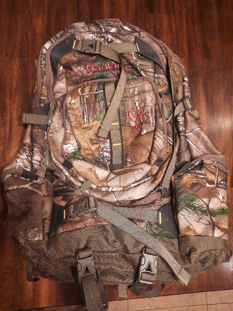 Badlands Superday Camouflage Hunting Pack Backpack, like new