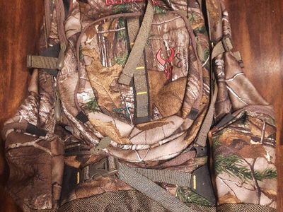 Badlands Superday Camouflage Hunting Pack Backpack, like new
