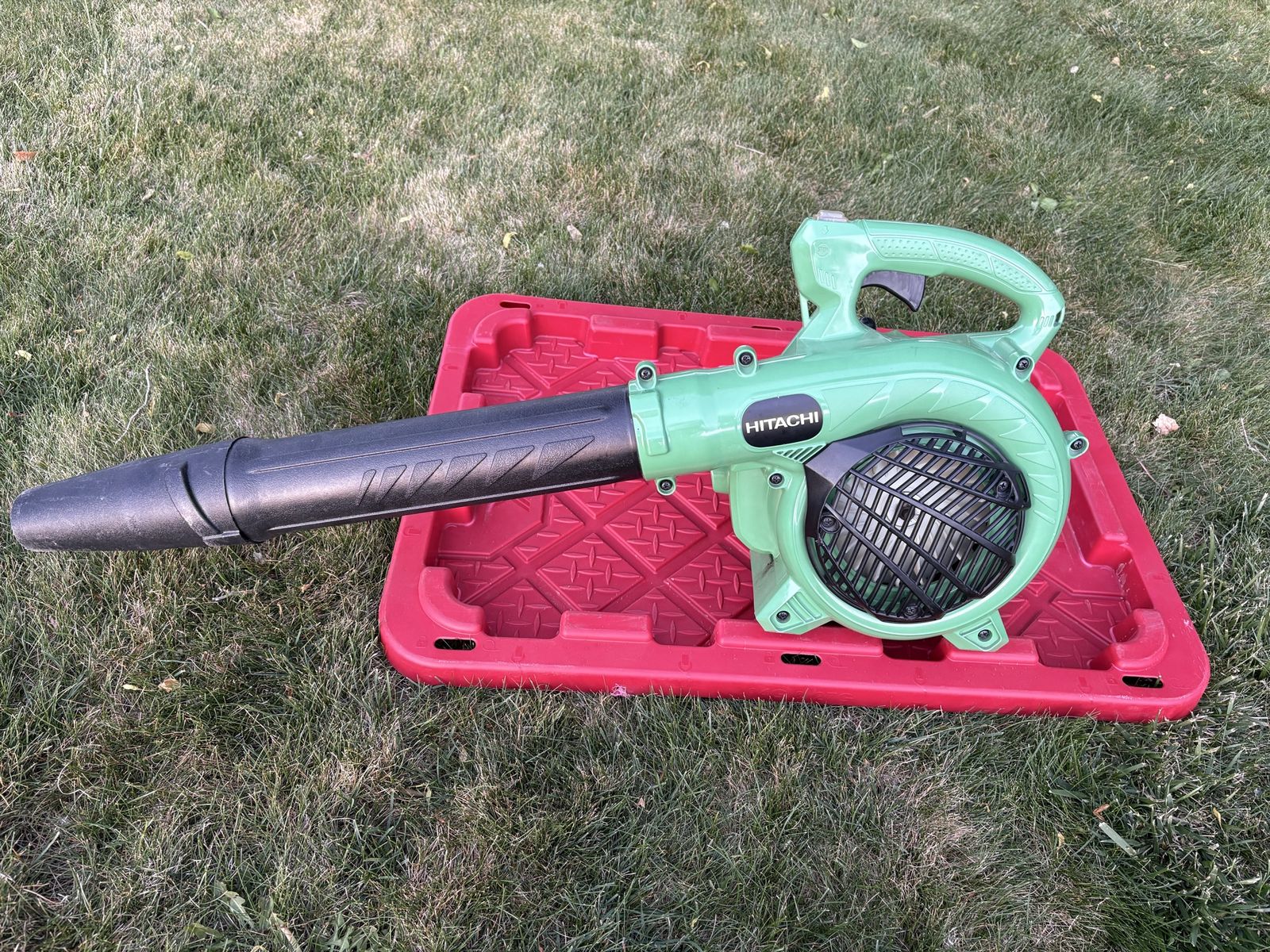 Hitachi Leaf Blower RB24EAP 23.9cc 2-stroke power