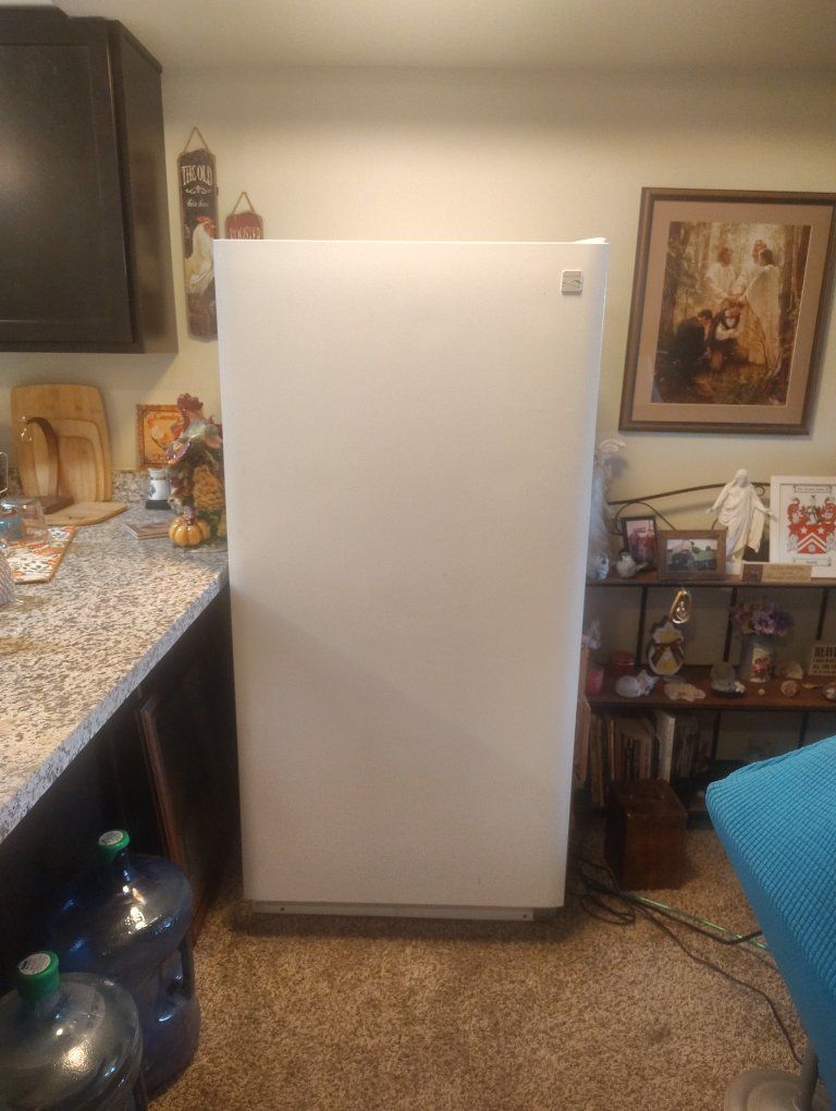Kenmore Upright Freezer - Excellent Working condition