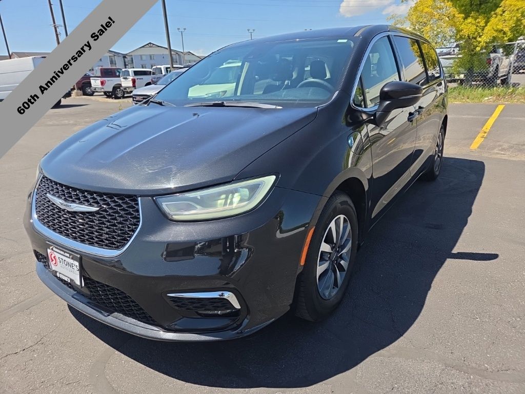 2023 Chrysler Pacifica Plug-In Hybrid Touring L