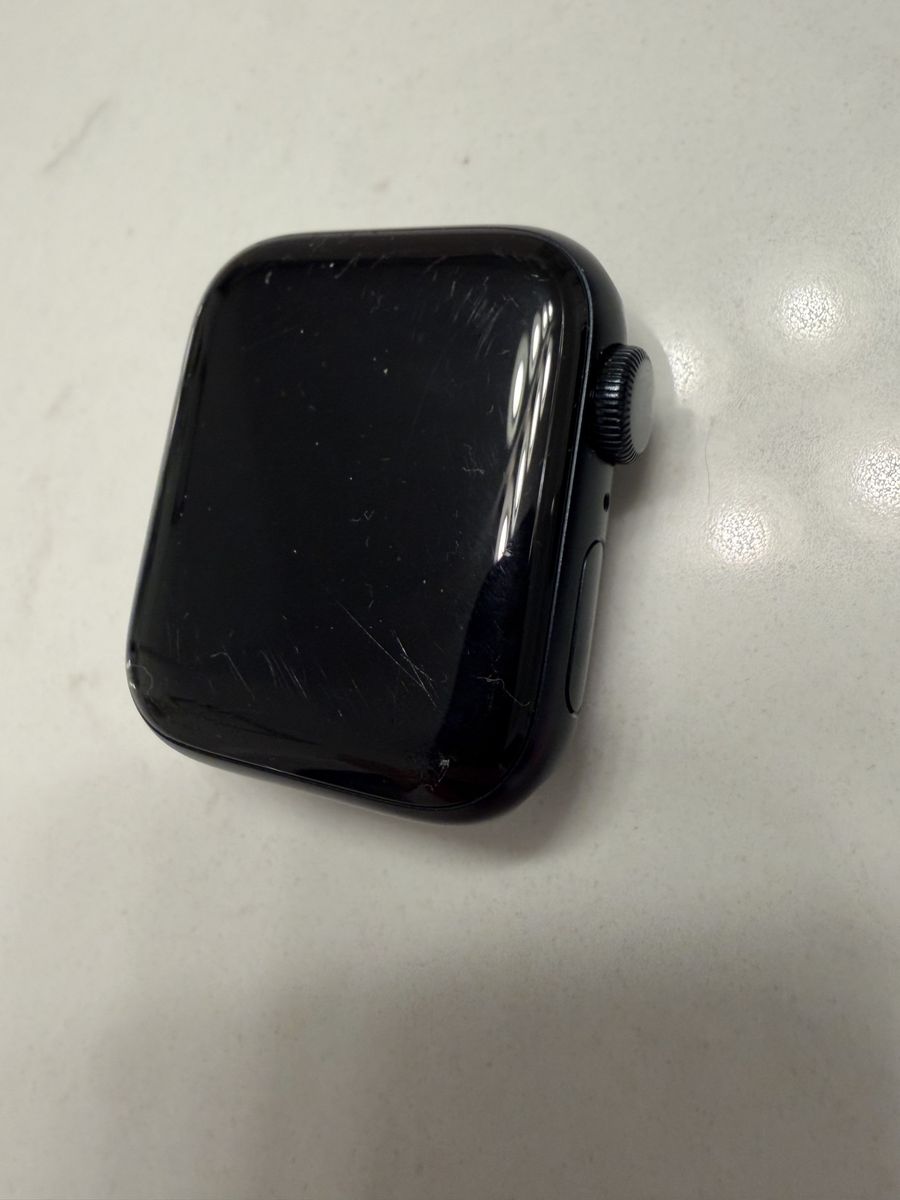 Apple Watch SE 2nd Gen 40mm Midnight GPS + Charger