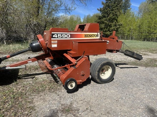Hesston 4590 Inline Baler
