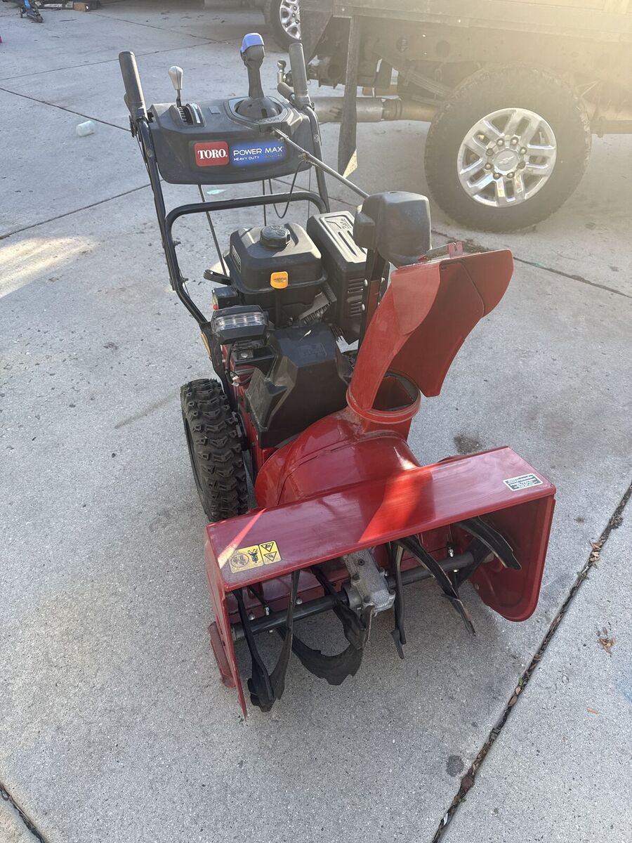 Toro Power Max 824 OE 24 in. 252 cc Two stage Gas Snow Blower