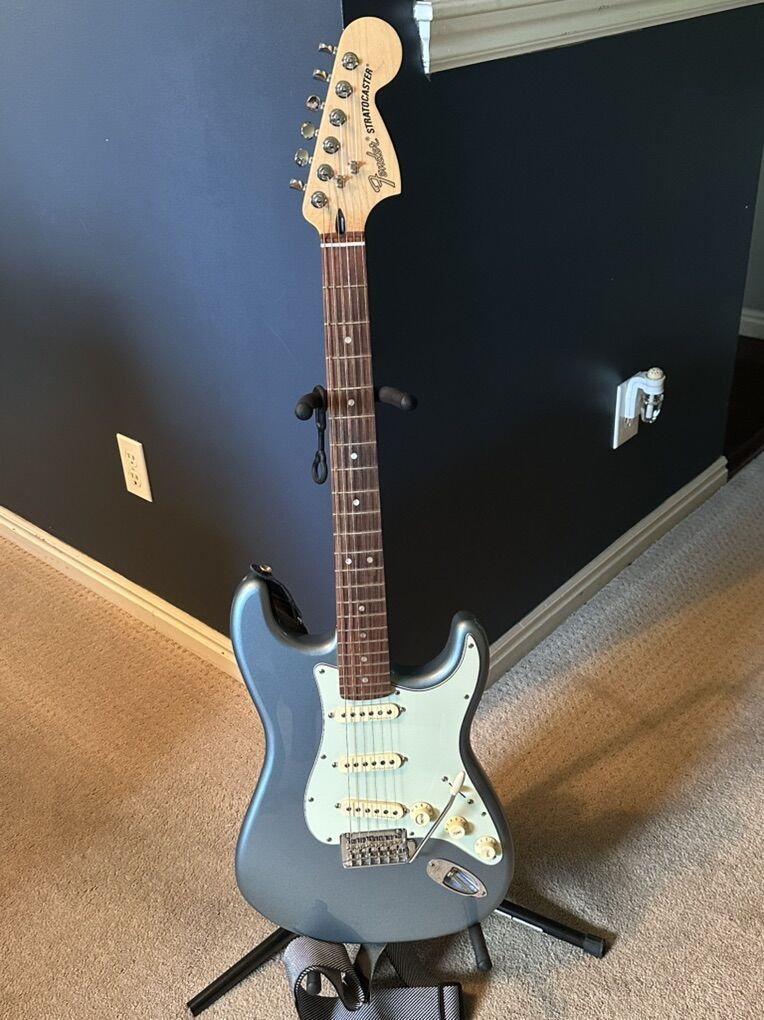 Fender Strat Deluxe Roadhouse Edition