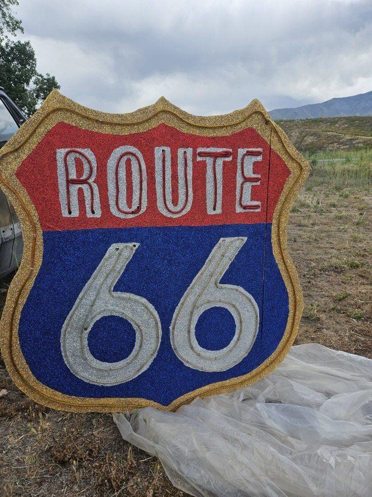 Signs, Large Outside, Lights up, Route 66, Cat