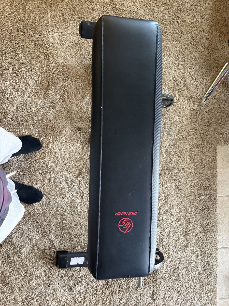 Flat workout bench