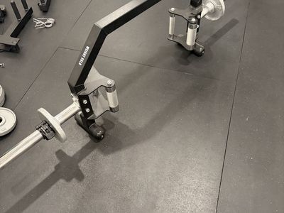 Open trap / hex bar for deadlifts