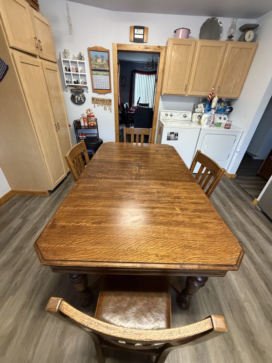 Dinning room table
