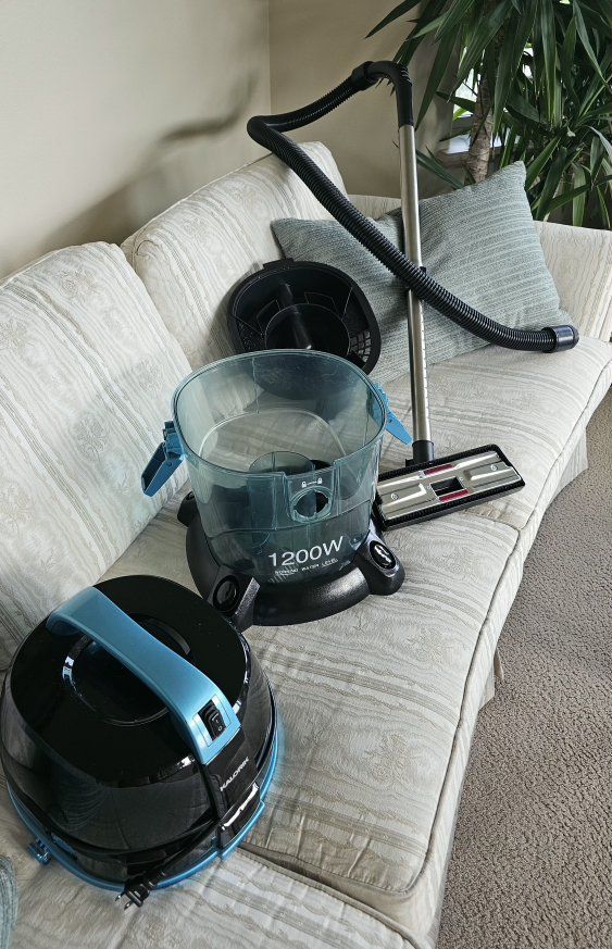 Kalorik Home Water Filtration Canister Vacuum Cleaner 1200W Bagless Black/Blue