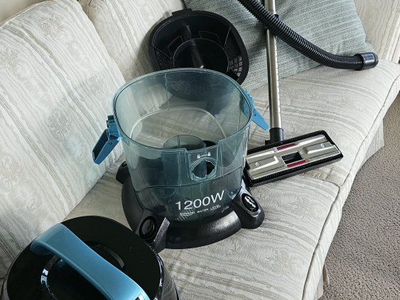 Kalorik Home Water Filtration Canister Vacuum Cleaner 1200W Bagless Black/Blue