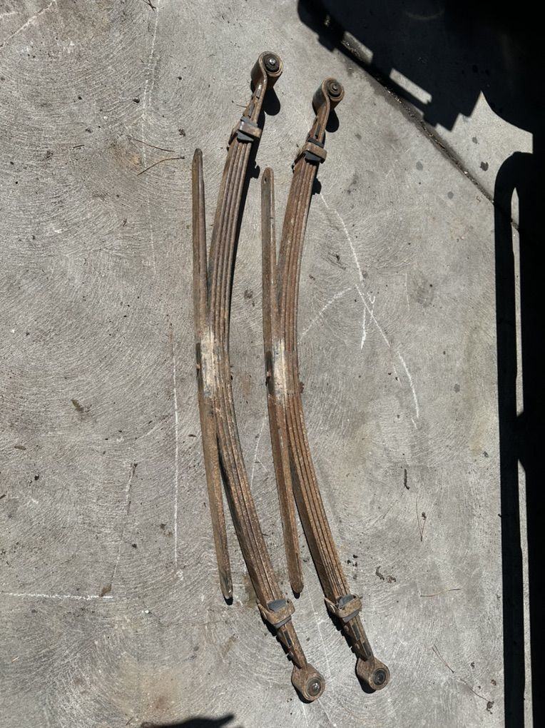Chevy Silverado 2500 Leaf Springs