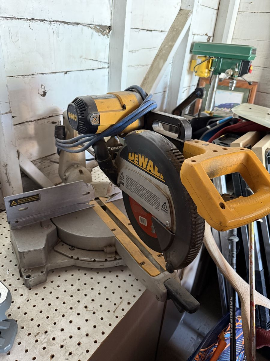 DeWalt Compound Sliding Miter Saw