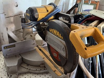 DeWalt Compound Sliding Miter Saw