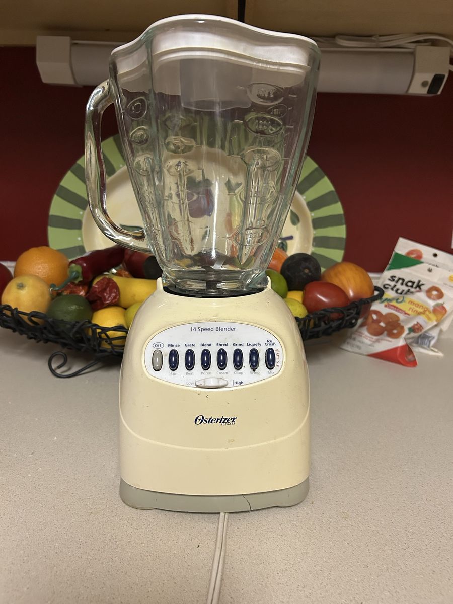 Osterizer 14-Speed Blender - Cream with Glass Jar