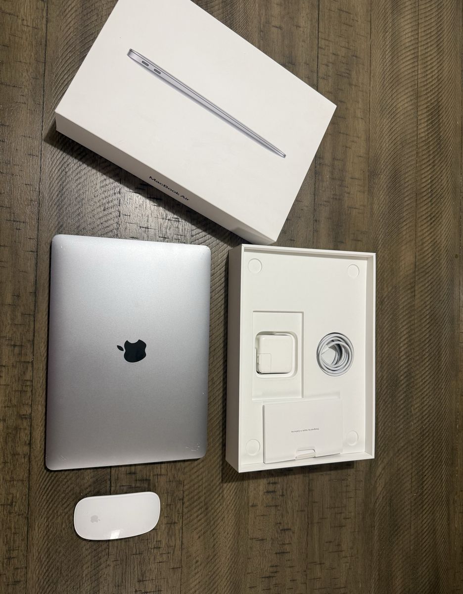 MacBook Air 2020 M1 (8GB RAM / 256GB SSD)