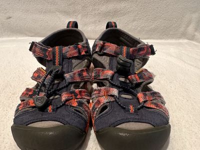 Keen toddler size 13 black/grey/red, washable, hiking sandals