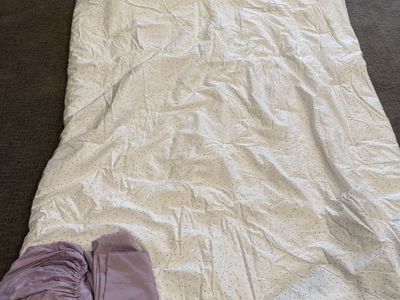 Kate Spade White/Purple Polka Dot comforter & Solid Purple Fitted Sheet, Top sheet, and mattress cover - Twin XL Size