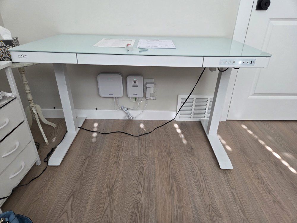 AirLift by Seville Classics Adjustable Standing De