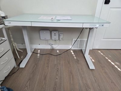 AirLift by Seville Classics Adjustable Standing De