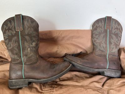 Ariat round toe boot 7.5 women
