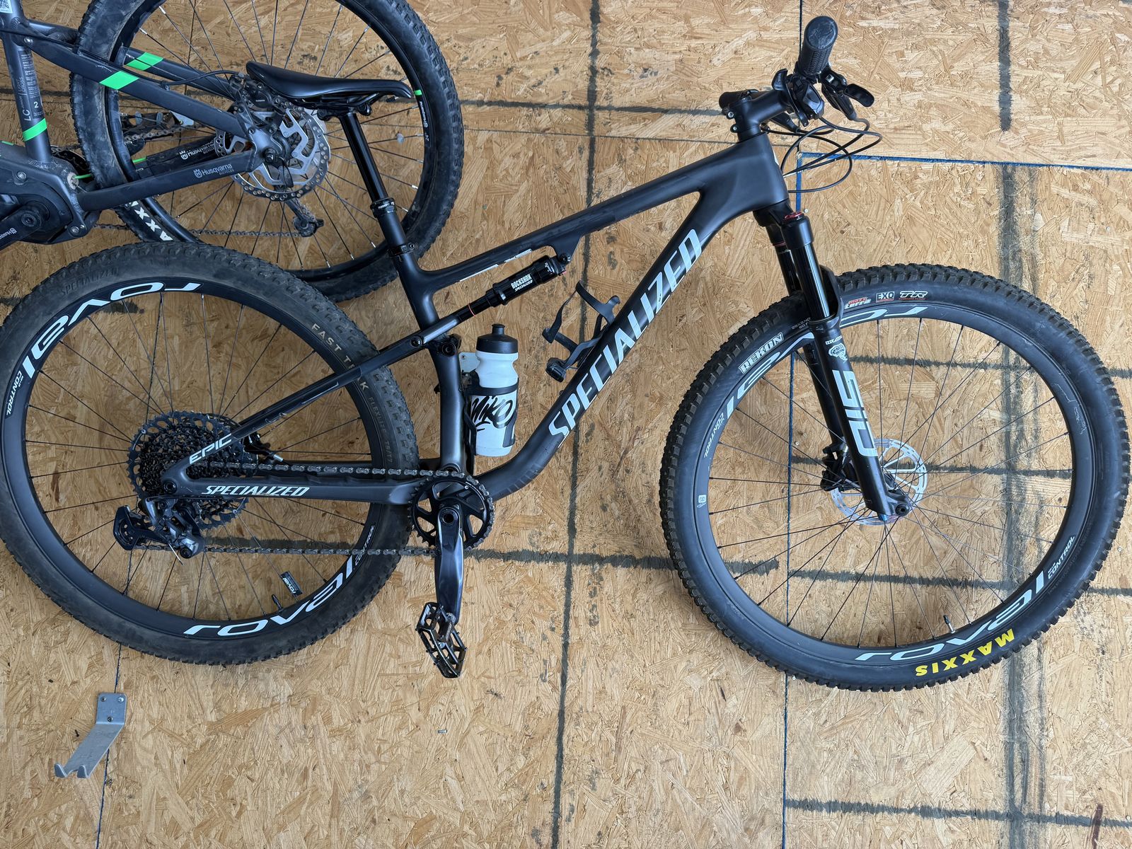 2022 Specialized Epic Pro - Full Carbon medium
